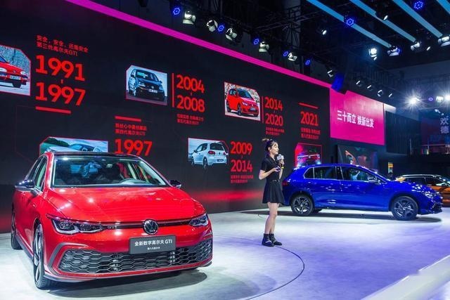 国产合资性能车对比，领克02 Hatchback与高尔夫GTI，谁更胜