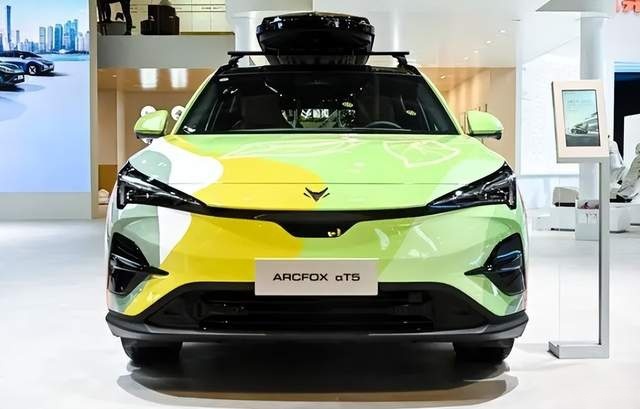阿尔法T5，不止是纯电SUV，更是旅途全方位智能管家