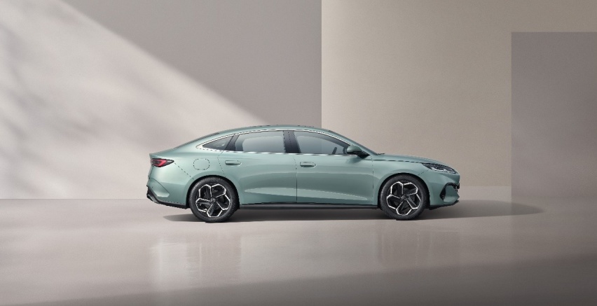 比亚迪DM5.0如何做到油耗2.9L续航2100km？