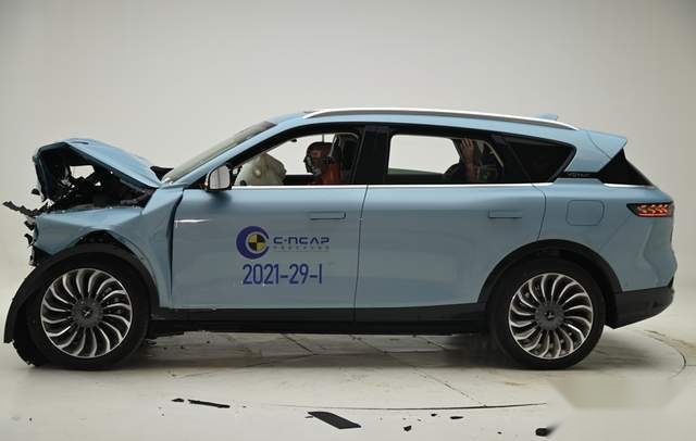 岚图FREE拿下C-NCAP五星评价，能打消新能源车的安全顾虑吗？