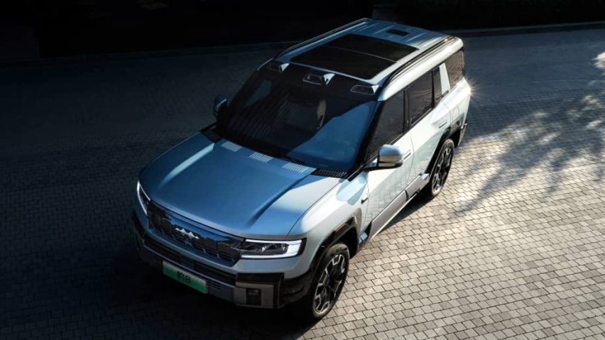 比亚迪旗舰大型SUV「方程豹豹8」2.0 PHEV输出748匹马 挑战
