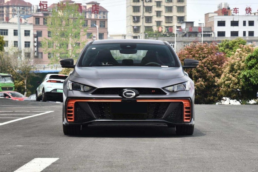 国产再出新卷王！13.8万就配2.0T+8AT，5秒破百，带你看全新影