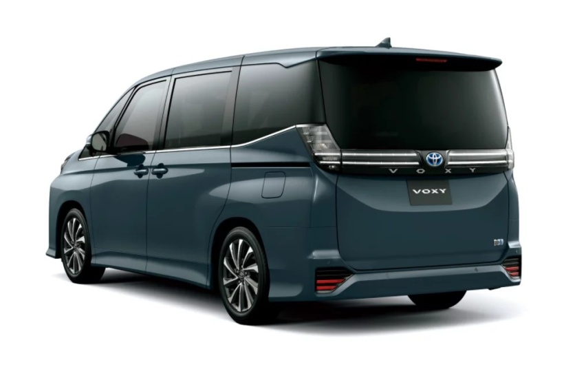 丰田Voxy实车曝光 电动侧滑门+1.8L插混 定位入门MPV