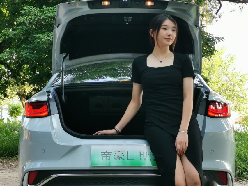价格15万的帝豪L雷神Hi·P超级电混，如何开出豪华感？