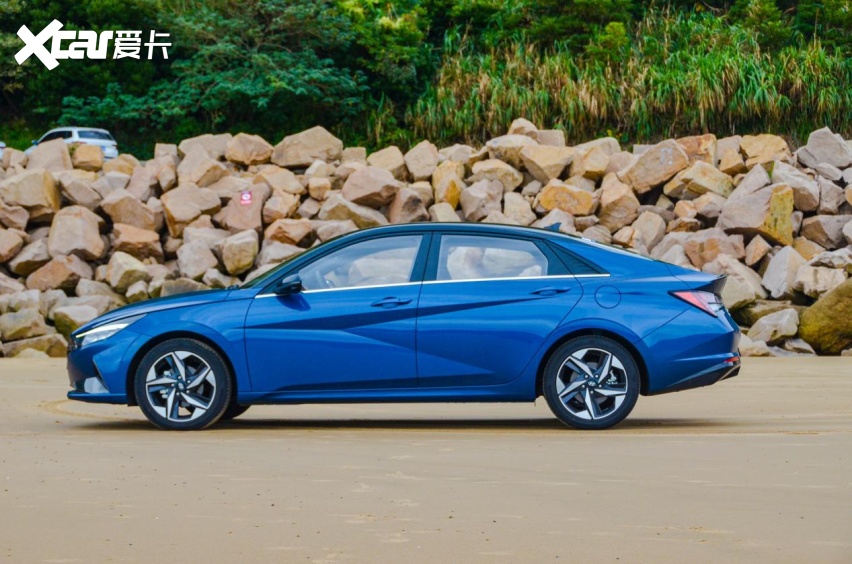 除了好看配置更加年轻化第七代伊兰特售价998万起