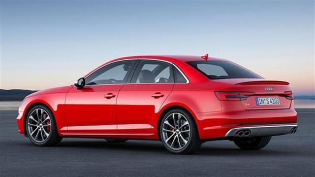 银耳奥迪警告！4.7秒破百的奥迪S4，终端售价竟不到40万？