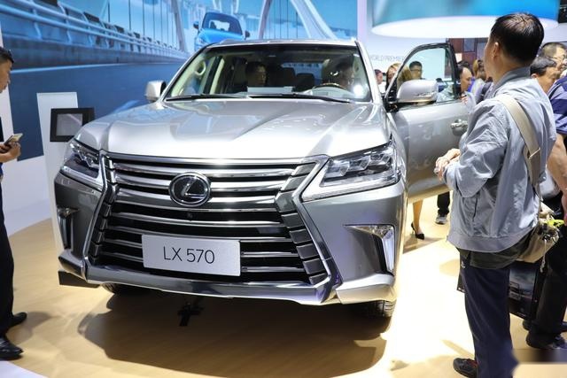 百万级豪车也谈性价比，雷克萨斯LX570和路虎揽胜该买谁？