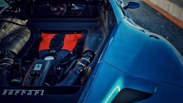 赛道试驾全新法拉利F8 Tributo