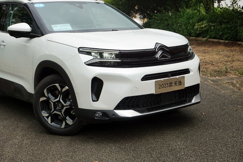浪漫和实用并存 试驾雪铁龙新天逸C5 AIRCROSS