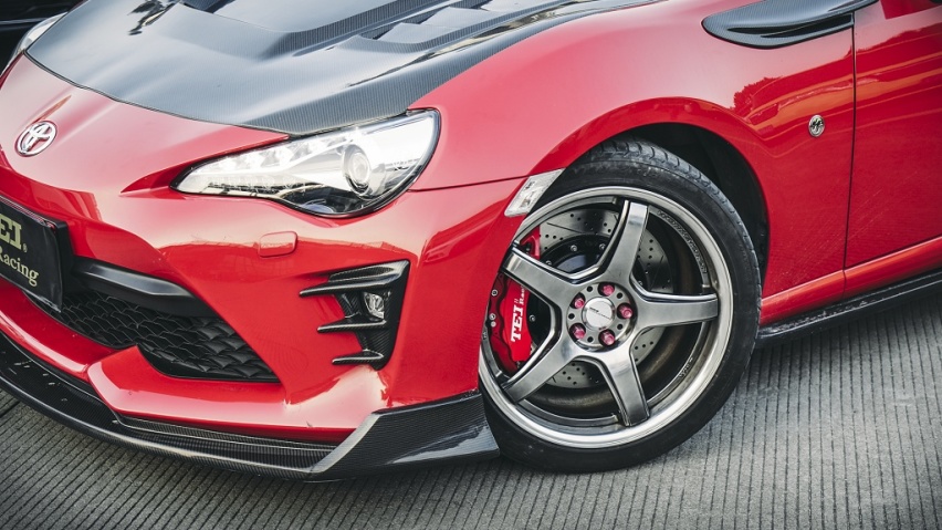 【官方案例】2019款丰田GT86升级tei刹车前6后4活塞卡钳套件