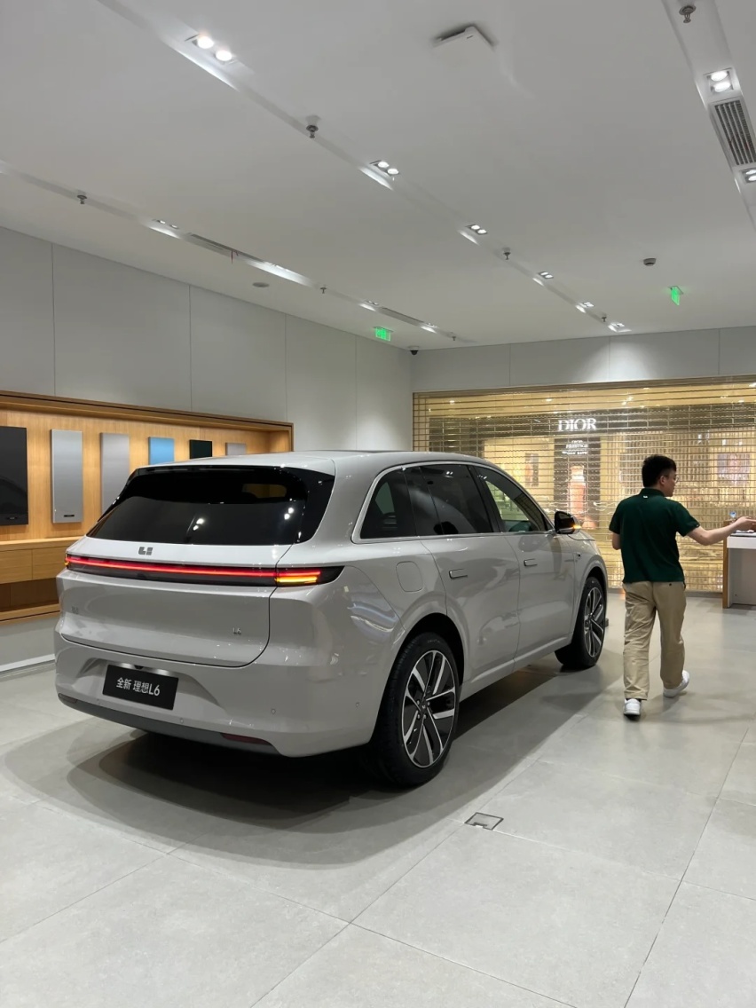 售价24.98万起的理想L6 买哪款更合适？首选Pro版