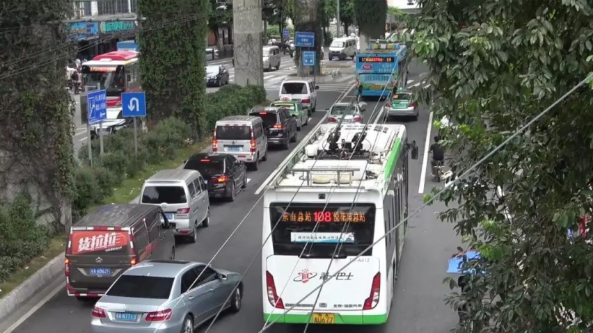 60年前就有的电动汽车，广州无轨电车叫你来点赞【汽车Vlog