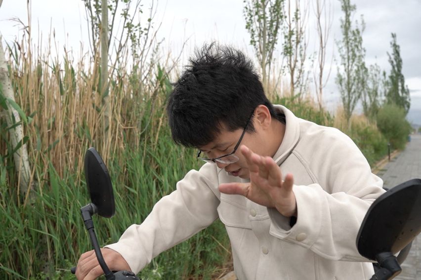 标致4008环青海长测Day2：小柴旦吃“野生盐”，尕海盐湖是真臭！