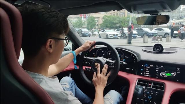 聊聊，100%的电动，还是不是100%的保时捷？
