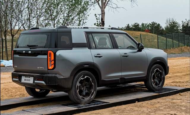 “轻野”还能有多野？不充电的电四驱轻野SUV BJ30告诉你答案