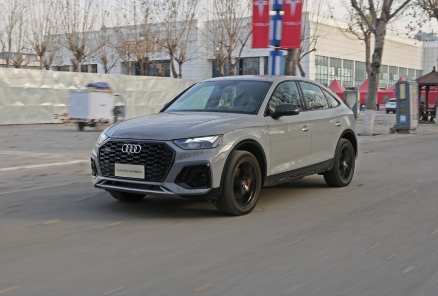张扬的实用主义者 试驾奥迪Q5L Sportback