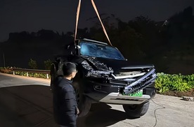 成都方程豹豹5翻滚坠崖，车主安全无碍，豹5车身无变形