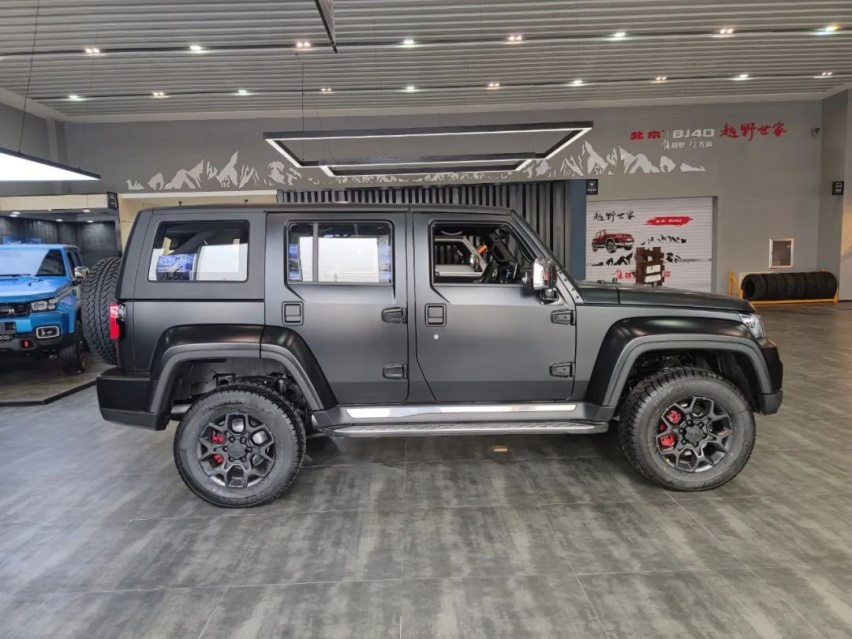 油耗仅8.5L，BJ40打出柴油牌，抢坦克300生意？
