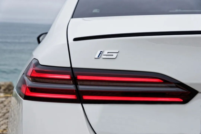 快得离谱！全球首试宝马i5 M60 xDrive，明年引进国内！