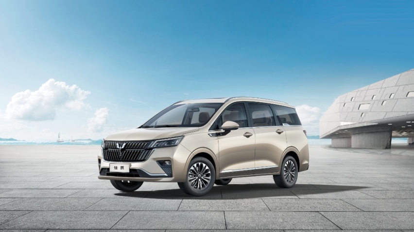 五菱佳辰官图公布 第三台银标 或许定位8万元级家用MPV