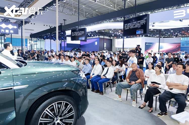2026款腾势N9、腾势D9武汉站上市发布会