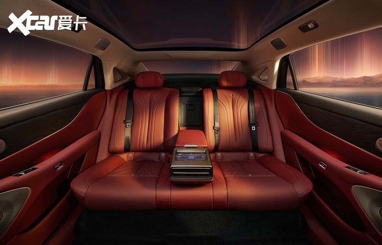 岚图追光L上市售 27.99万起！技术破局定义混动旗舰新基准