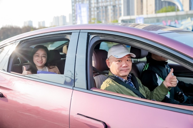 大身材超混动 剑指主流B级车市场 海豹DM-i对比试驾会在汉举行