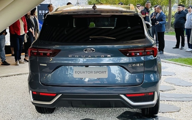 福特全新“大五座SUV”来袭，三大件终于有诚意了，这回能火吗？