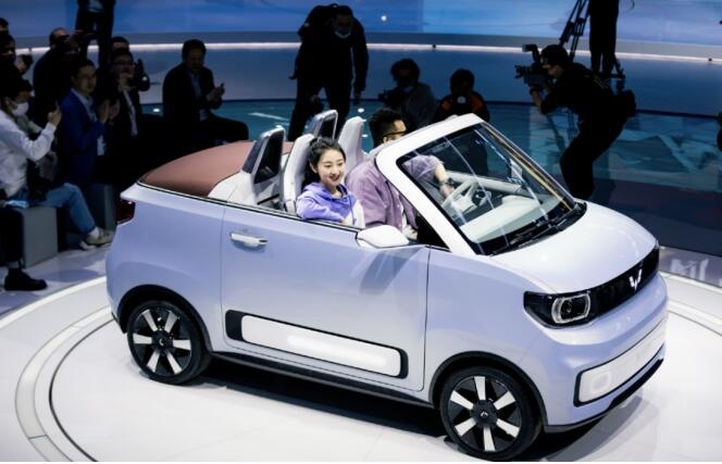 打造年轻人第一辆敞篷车 静态解析宏光MINI EV 敞篷版
