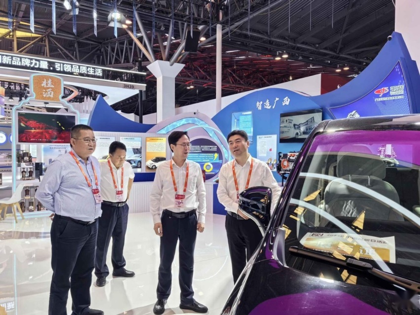 2024年中国品牌日开幕，风行星海V9让世界见证中国品牌向上