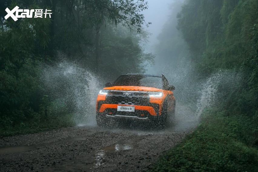 售36.98万元/5座/2.3T动力，福特探险者昆仑穿越版上市