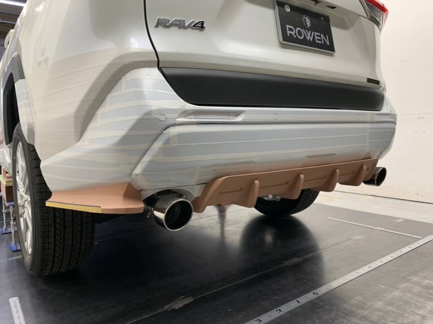 广州车展看到全新一代丰田RAV4不知道怎么改？Rowen外观