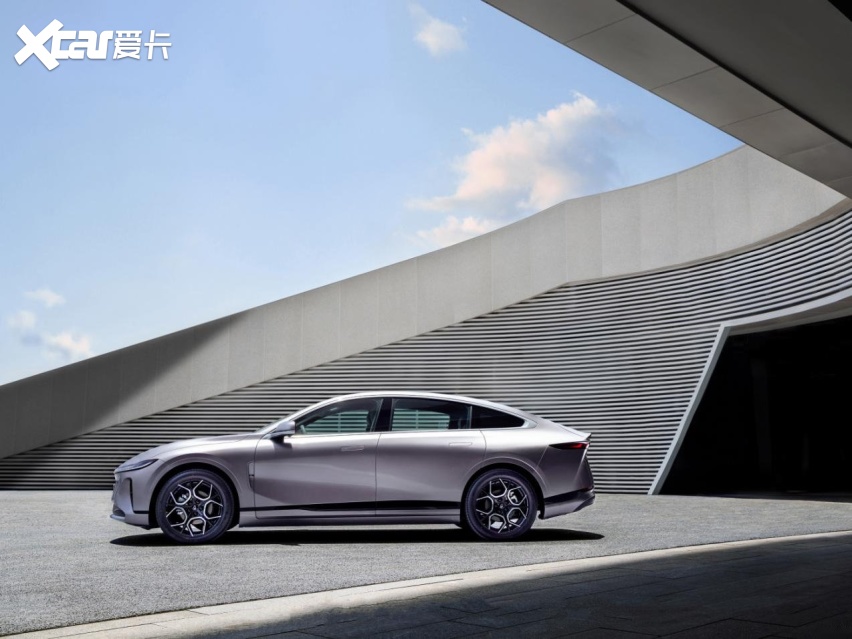 长安启源A07产品力全面领跑，媲美豪车的驾乘体验