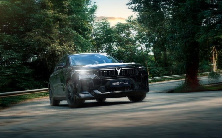 自驾游首选大五座SUV，新岚图FREE，国庆出行最优选择！