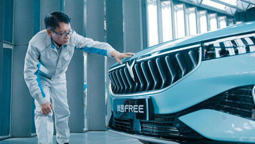 内卷还是内斗？岚图汽车为了用户，只“卷”自己