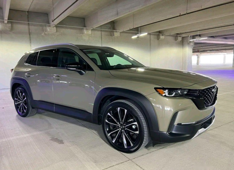 海外实拍全新马自达CX-50，宽体车身，可选2.5升混动系统+电控四驱
