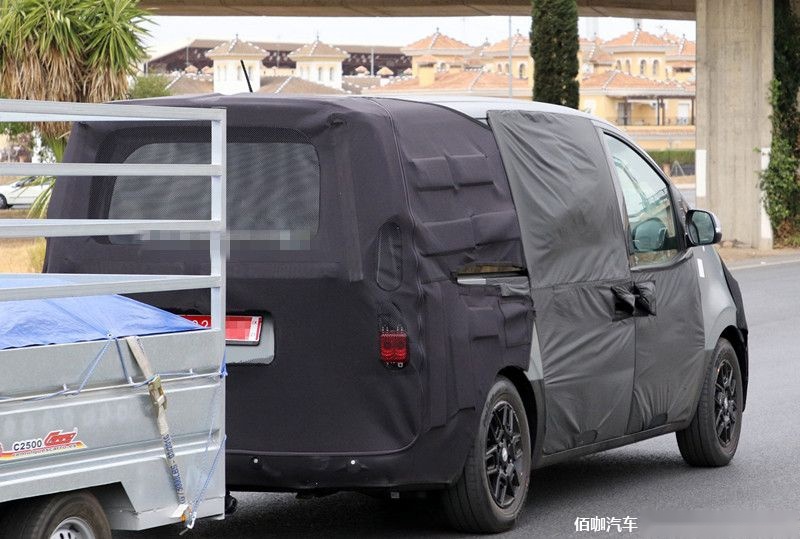 Hyundai-H1-Starex-14.jpg