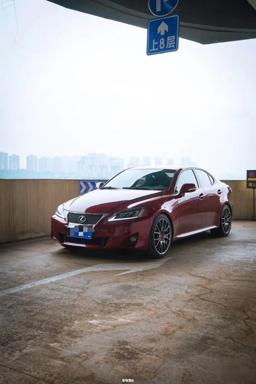 移植了5.0 V8机器的雷克萨斯IS300，这是给宝宝的见面礼？
