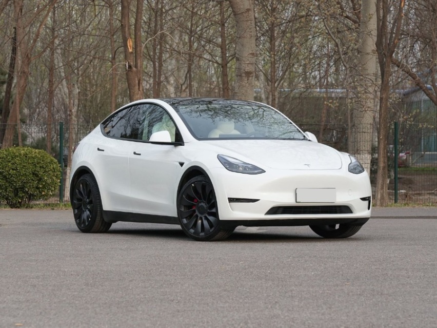 奔驰GLC还是特斯拉Model Y？中型SUV到底怎么选