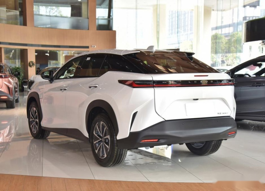 换壳的丰田SUV，雷克萨斯RZ 300e价格并不便宜