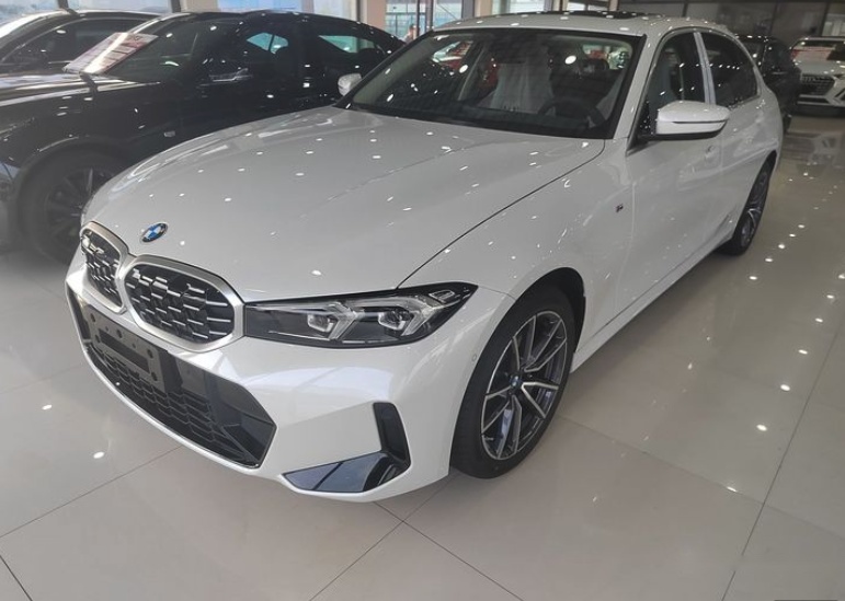 跌到21.99万！宝马3系单月卖了13831辆，果然降价还是最有效