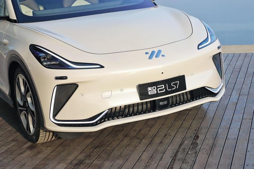 更适合城市的智能SUV，搭全程Ai舱的智己LS7上市，28.98万起