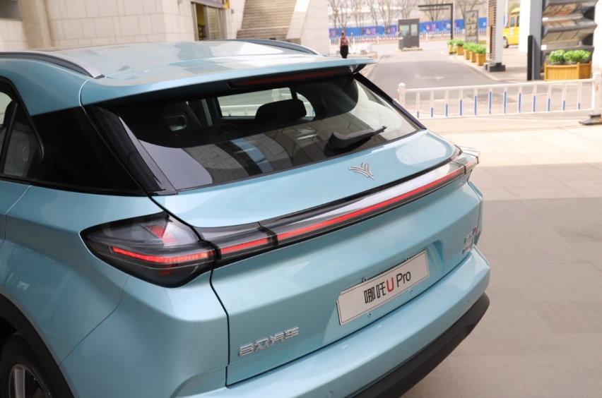 哪吒U Pro中保研碰撞测试结果出炉：得分率达87.8%，获五星评价