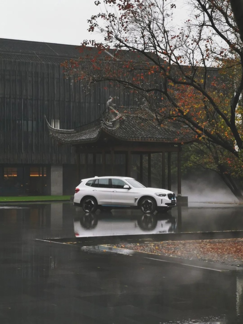 试驾 | 西塘烟雨缥缈，难掩BMW驶于未来，i上美好