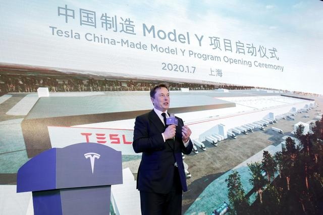 「暴走报告」国产版Model 3开启交付，马斯克现场尬舞