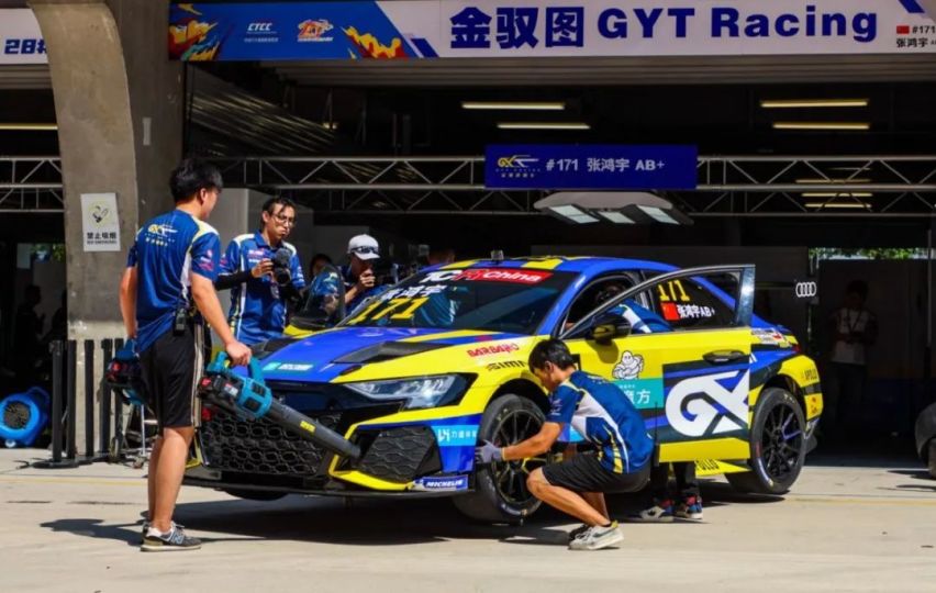 因为年轻 无畏前行  专访GYT Racing小将张鸿宇