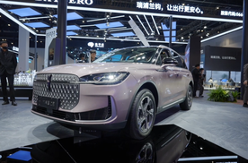 车展横评：全新林肯冒险家与XT4，配置各有侧重
