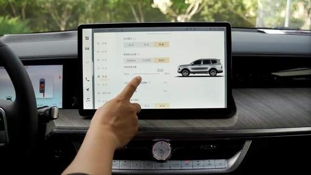 坦克又一款新车来袭，2.0T+三把锁，能不能成爆款关键看价格？