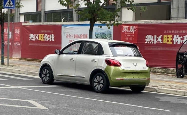 比宏光MINIEV更大，五菱全新车，或售7-10万！