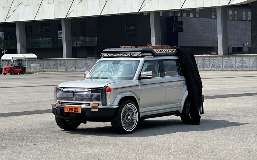 成都车展里耀眼的国产汽车：奇瑞iCAR 03改装版